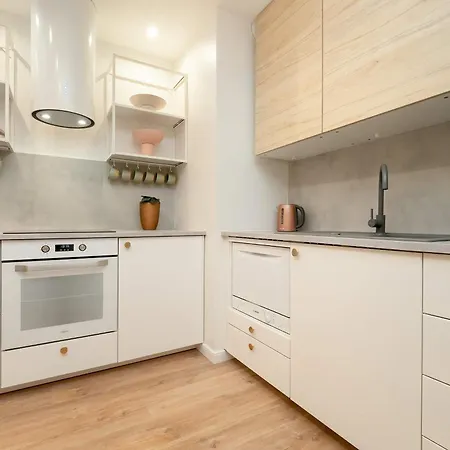 Bright Milionowa In Perfect For Remote Work By Renters *