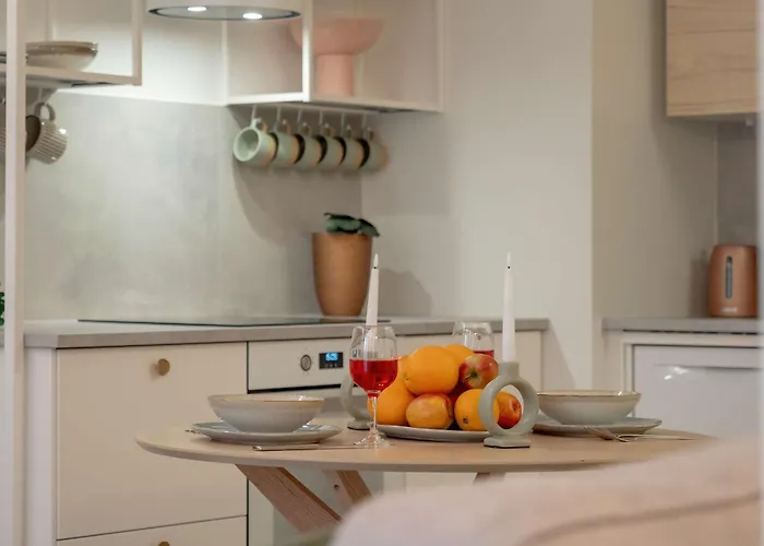 Bright Milionowa In Perfect For Remote Work By Renters Lägenhet *