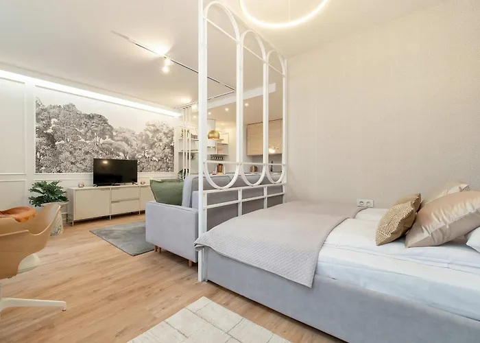 Bright Milionowa In Perfect For Remote Work By Renters Łódź