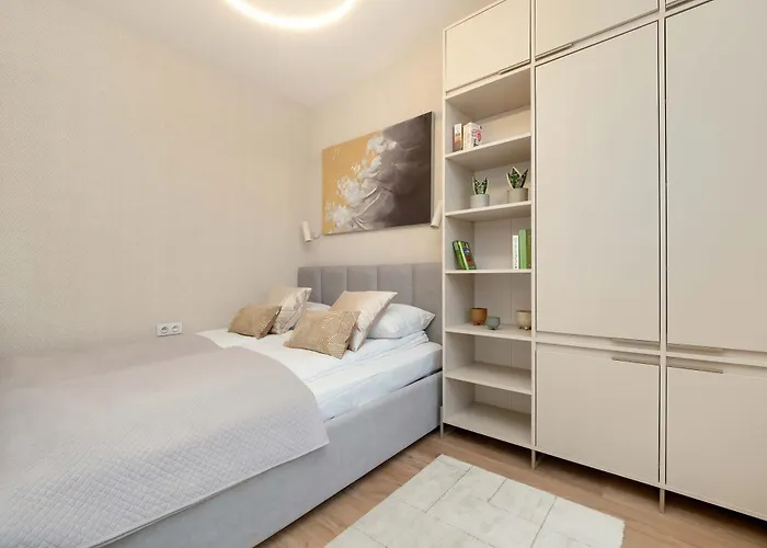 Bright Milionowa In Perfect For Remote Work By Renters Łódź