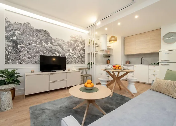 Bright Milionowa In Perfect For Remote Work By Renters Lägenhet *